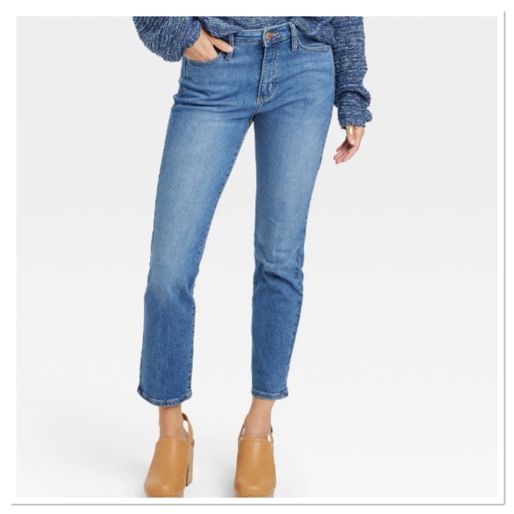Universal Thread Women’s High Rise Slim Straight Jeans